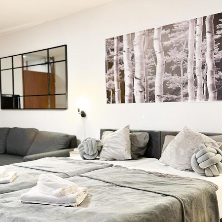 Modern Living In Karlsruhe - Frieden Apartments Exterior photo
