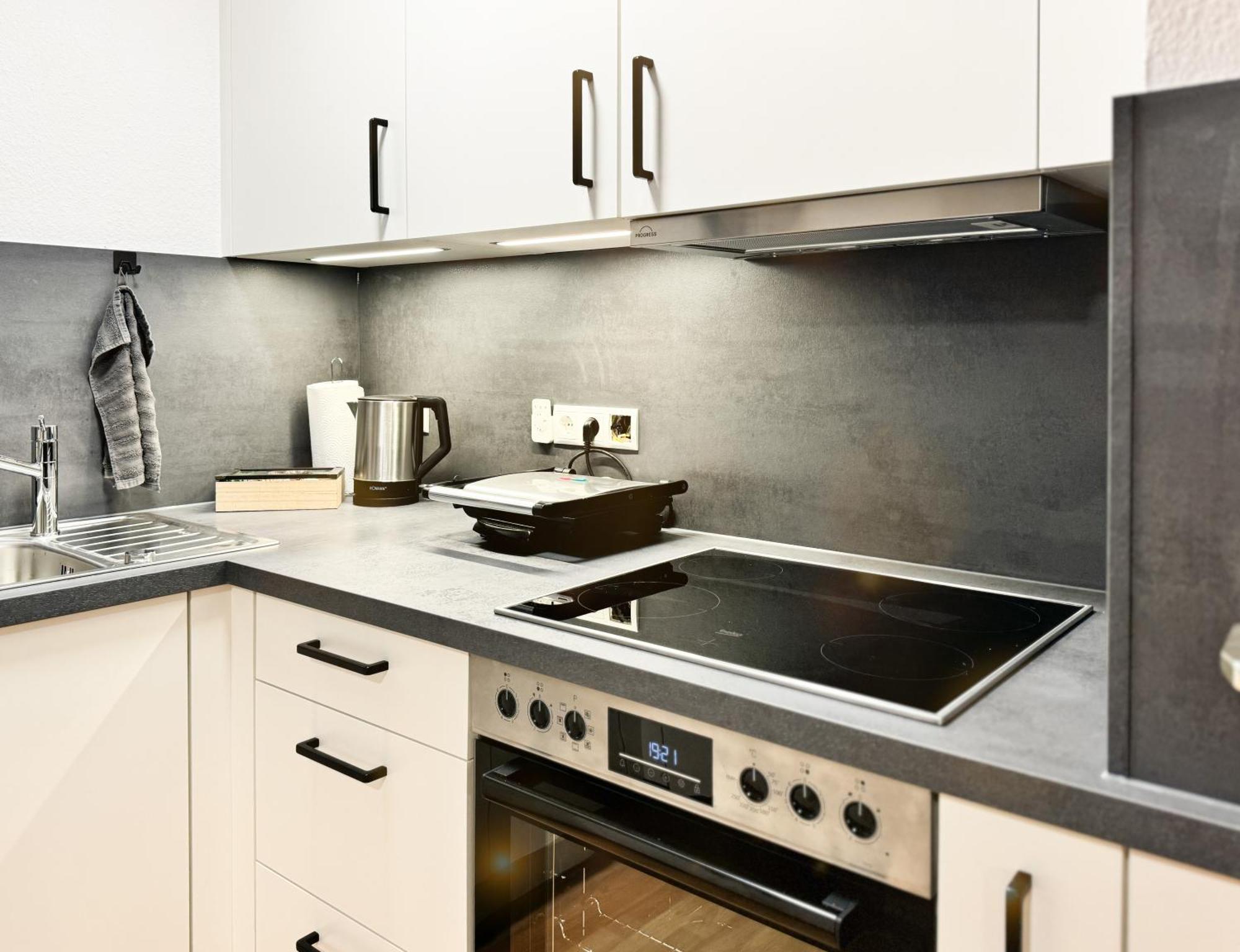 Modern Living In Karlsruhe - Frieden Apartments Exterior photo