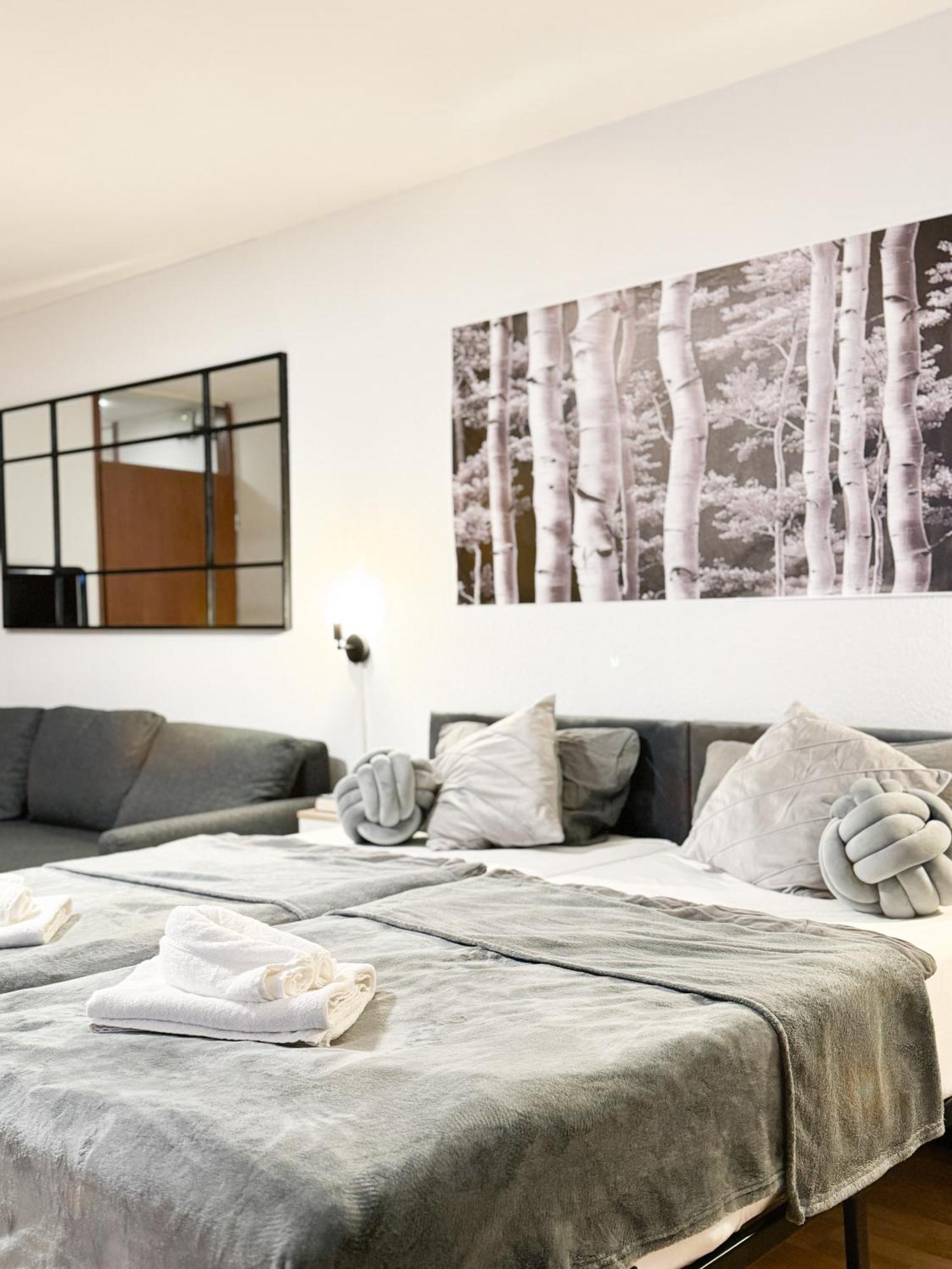 Modern Living In Karlsruhe - Frieden Apartments Exterior photo